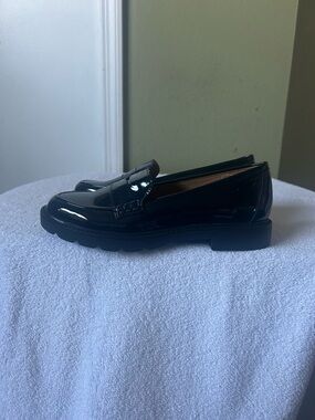 NWOB Rockport Navy Patent Loafers with Chunky Sole